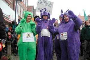 11.11.2002 – Karneval-Demo in Dannenberg, Bild: EJZ / Feuerriegel