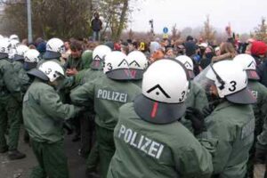 18.11.2005 – Schülerdemo in Lüchow, Foto: Feuerriegel / EJZ