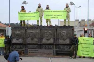 27.10.2004 – Greenpeace-Aktion am Zwischenlager, Foto: R. Groß