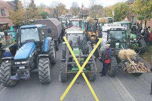 7.11.2004: Treckerblockade Langendorf; Foto: markusgolletz.de