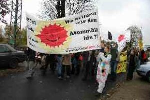 1.11.2003 – Demo in Buchholz, Bild: contratom