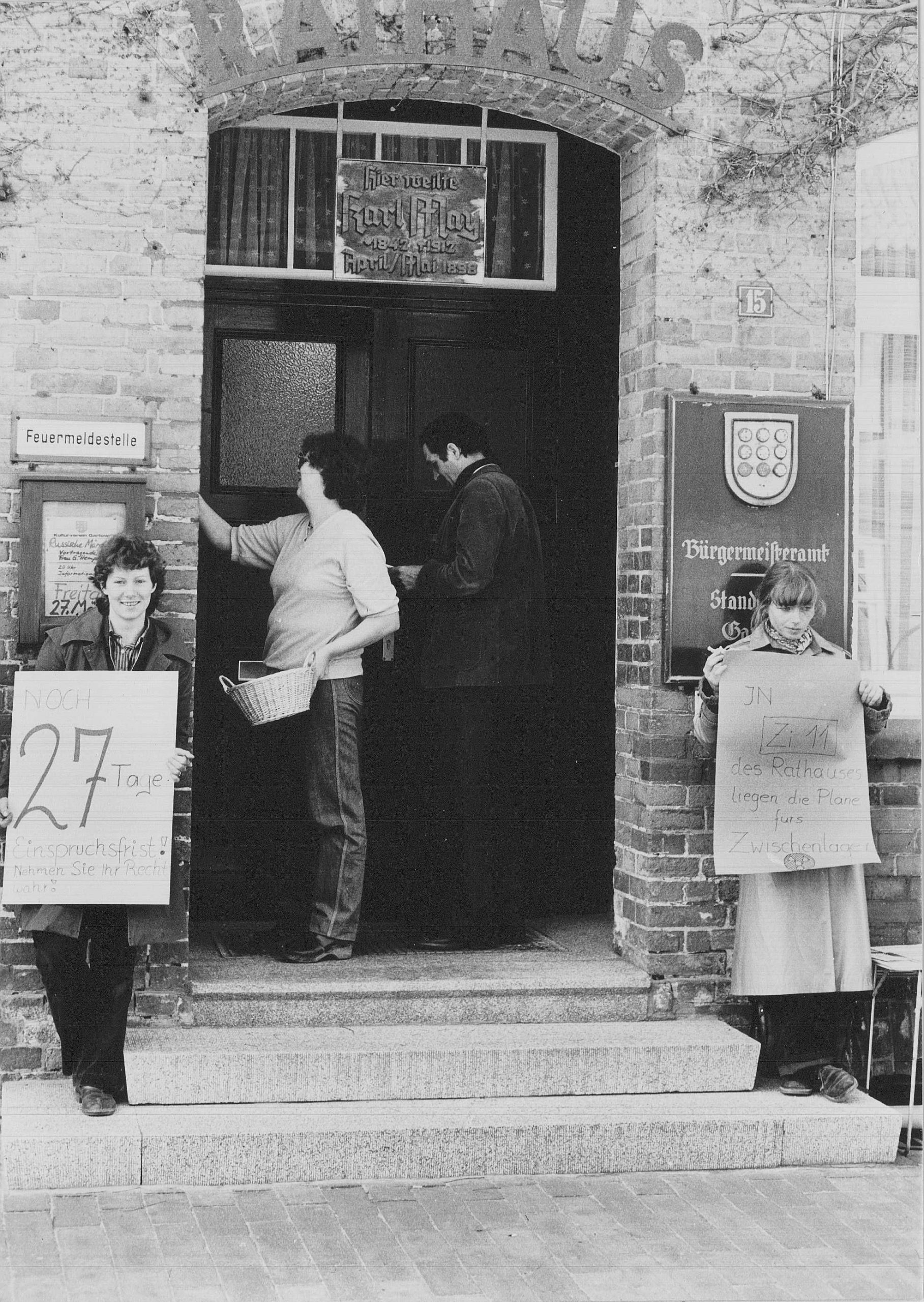 Protest vor dem Rathaus Lüchow. Bild: K. Kassel