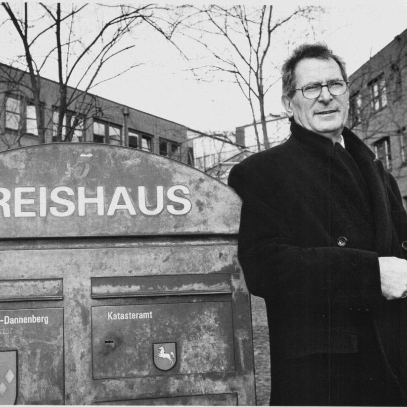 Vor dem Kreishaus 1997 (Rainer Erhard) 