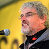 Nach dem Gorleben-Aus: Jochen Stay im Oktober 2020 auf der Kundgebung am Bergwerk. Bild: Andreas Conradt / publixviewing 